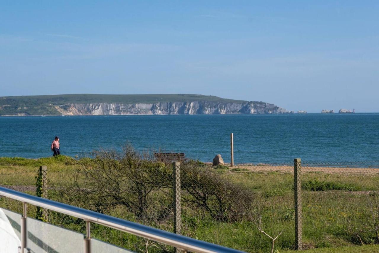 Needles Point Villa Milford on Sea Exteriör bild